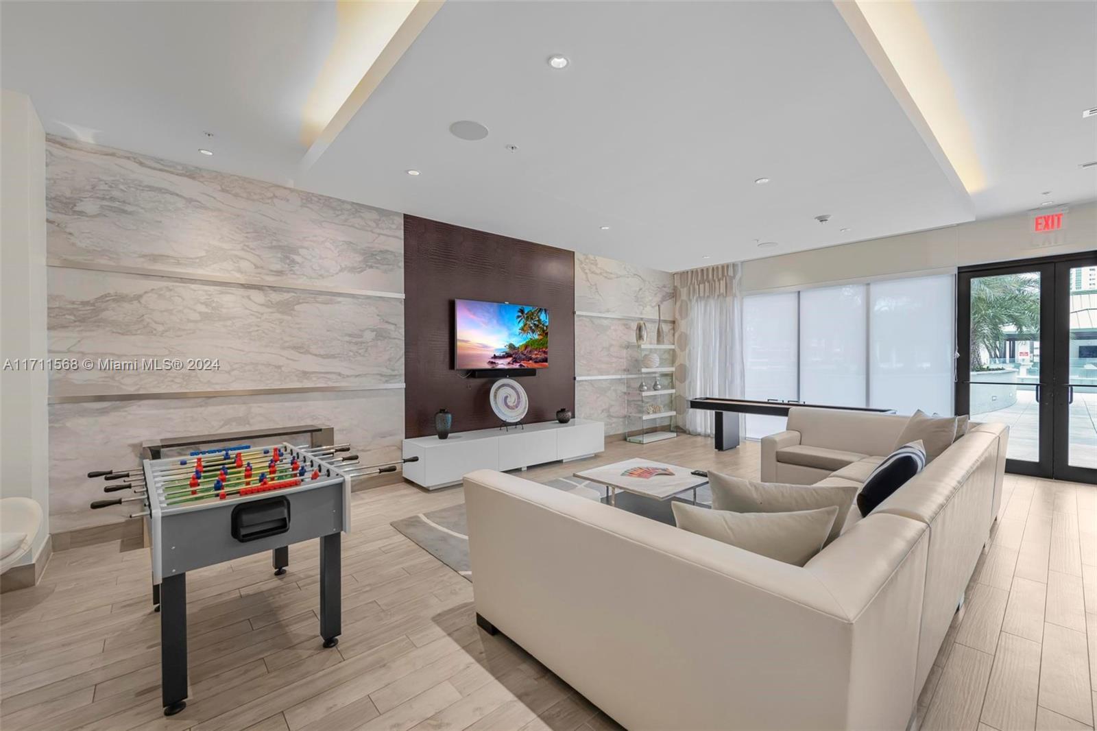 NINE AT MARY BRICKELL - Residential