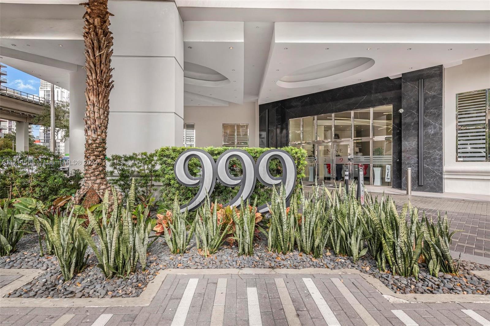NINE AT MARY BRICKELL - Residential