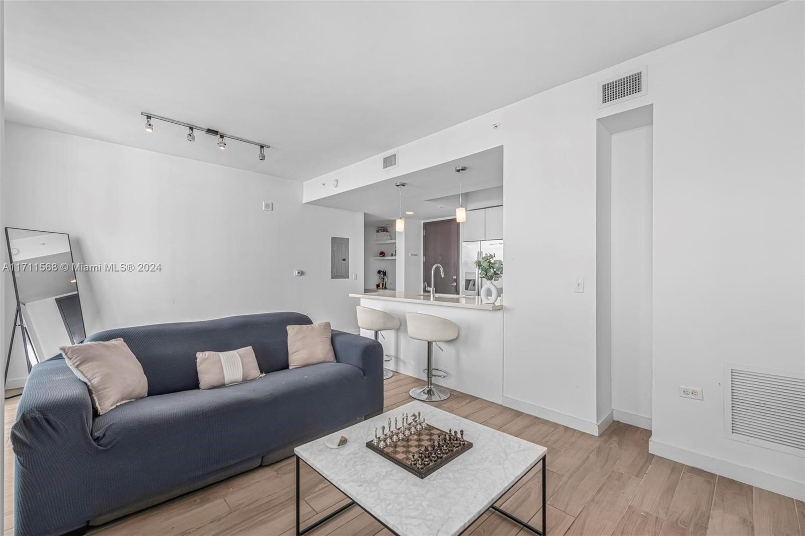 NINE AT MARY BRICKELL - Residential