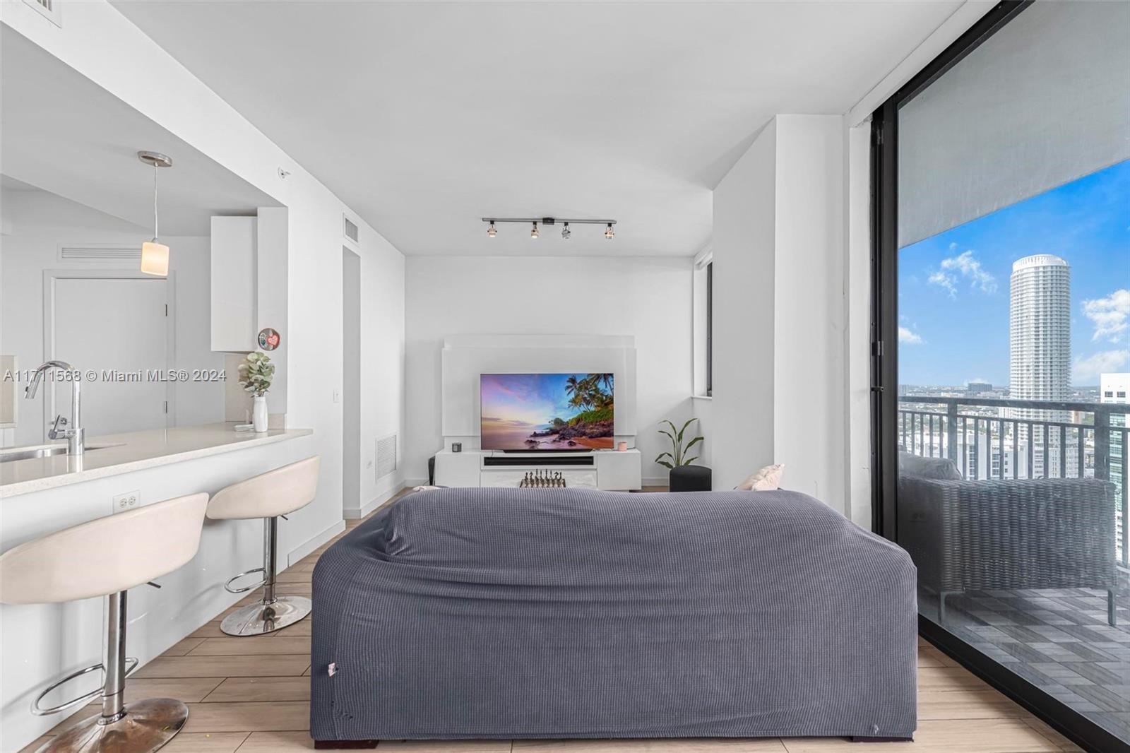 NINE AT MARY BRICKELL - Residential