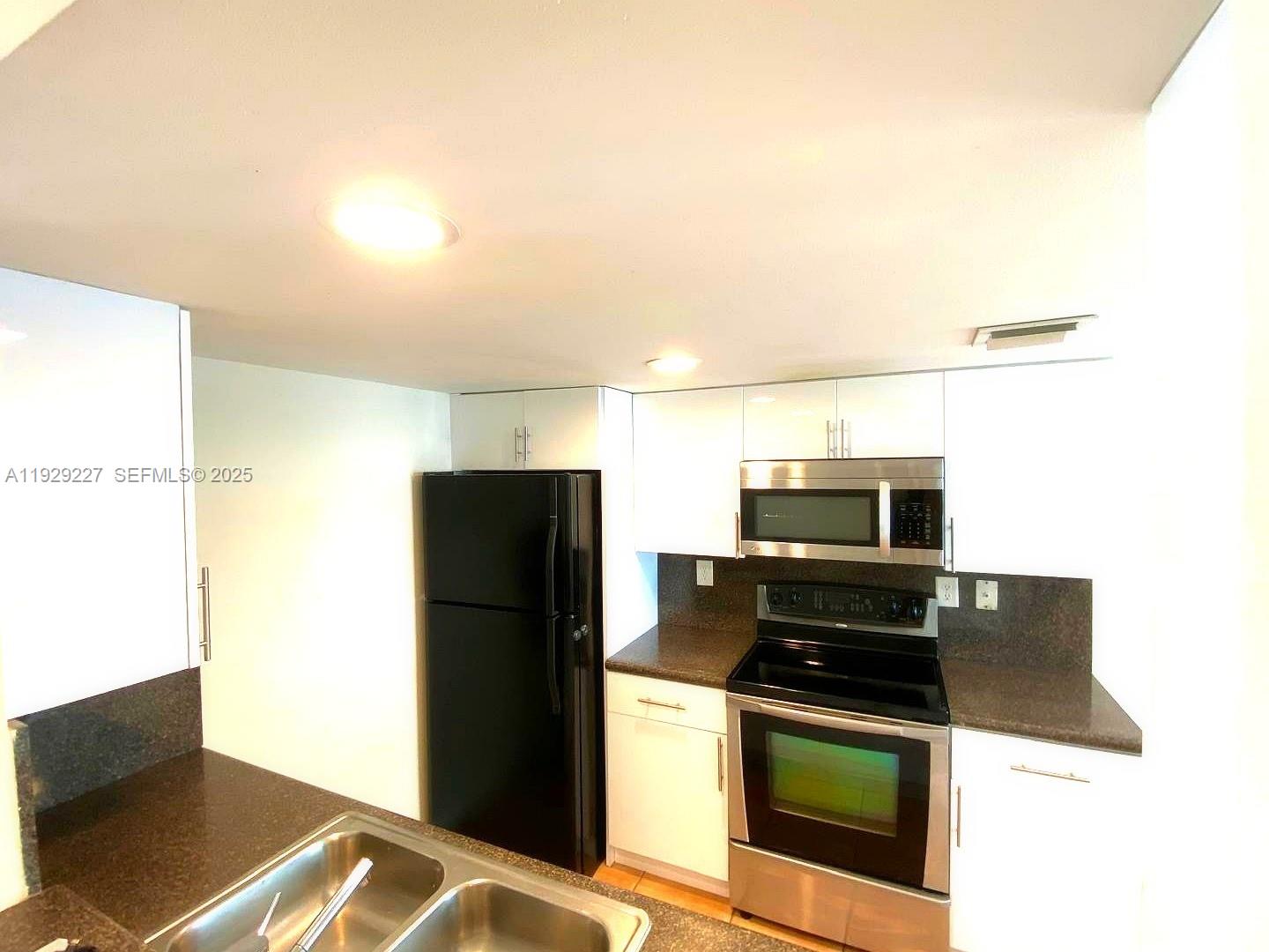 THE GREENS AT DORAL CONDO - Residential Lease