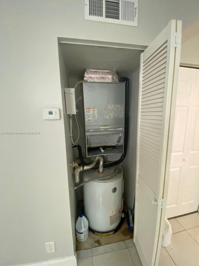 SUMMERBREEZE CONDO - Residential Lease