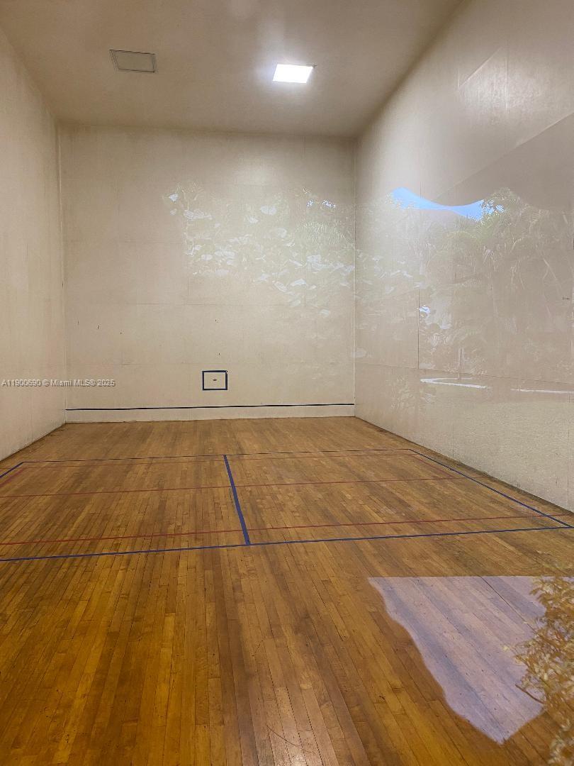 SUMMERBREEZE CONDO - Residential Lease