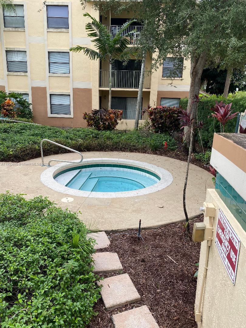 SUMMERBREEZE CONDO - Residential Lease