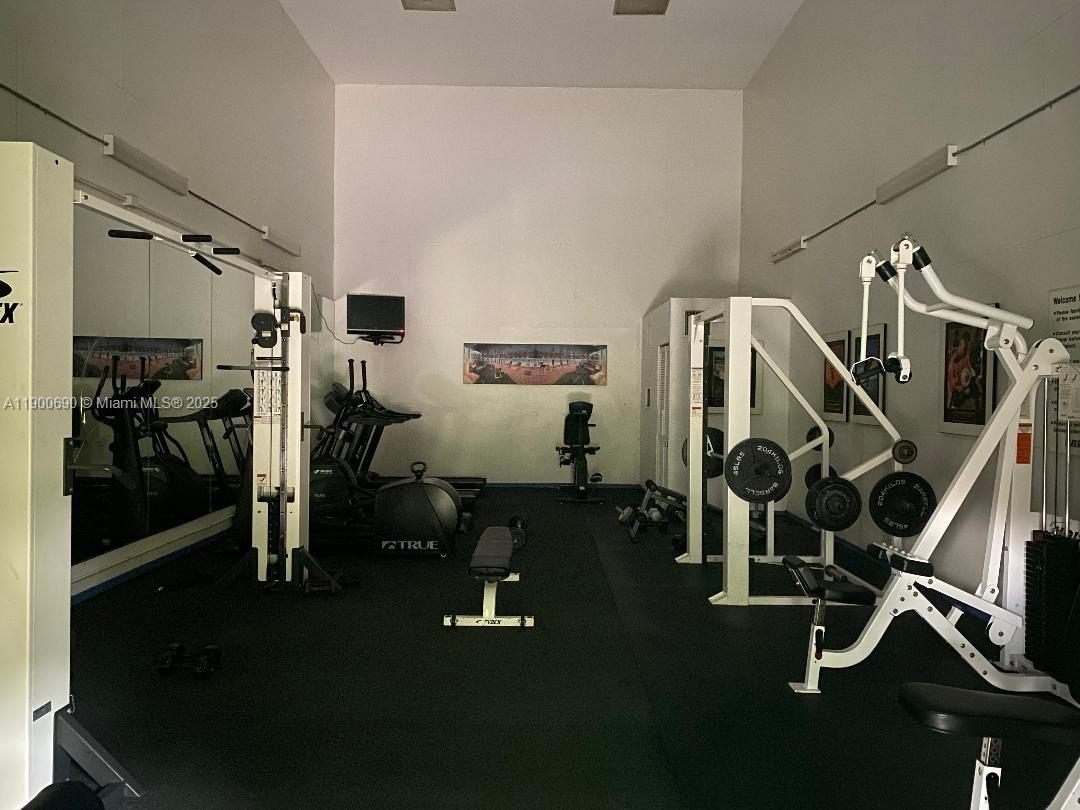 SUMMERBREEZE CONDO - Residential Lease