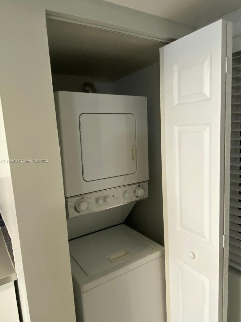 SUMMERBREEZE CONDO - Residential Lease