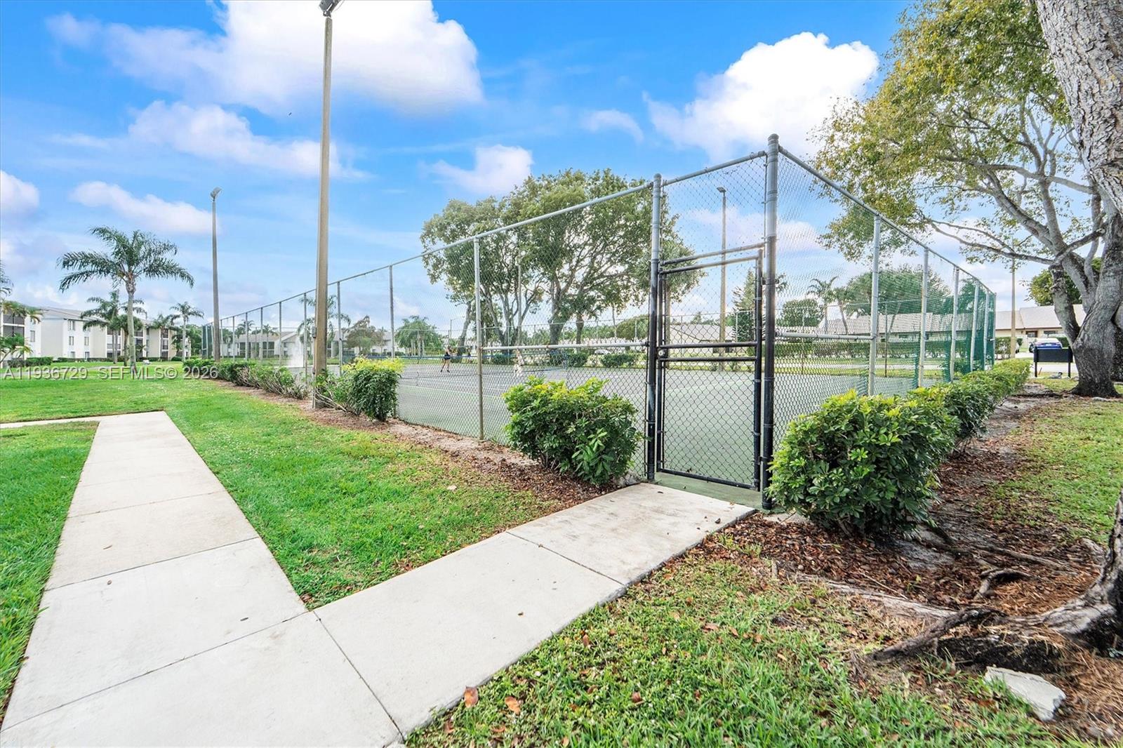 PALM CLUB VILLAGE II COND - Residential