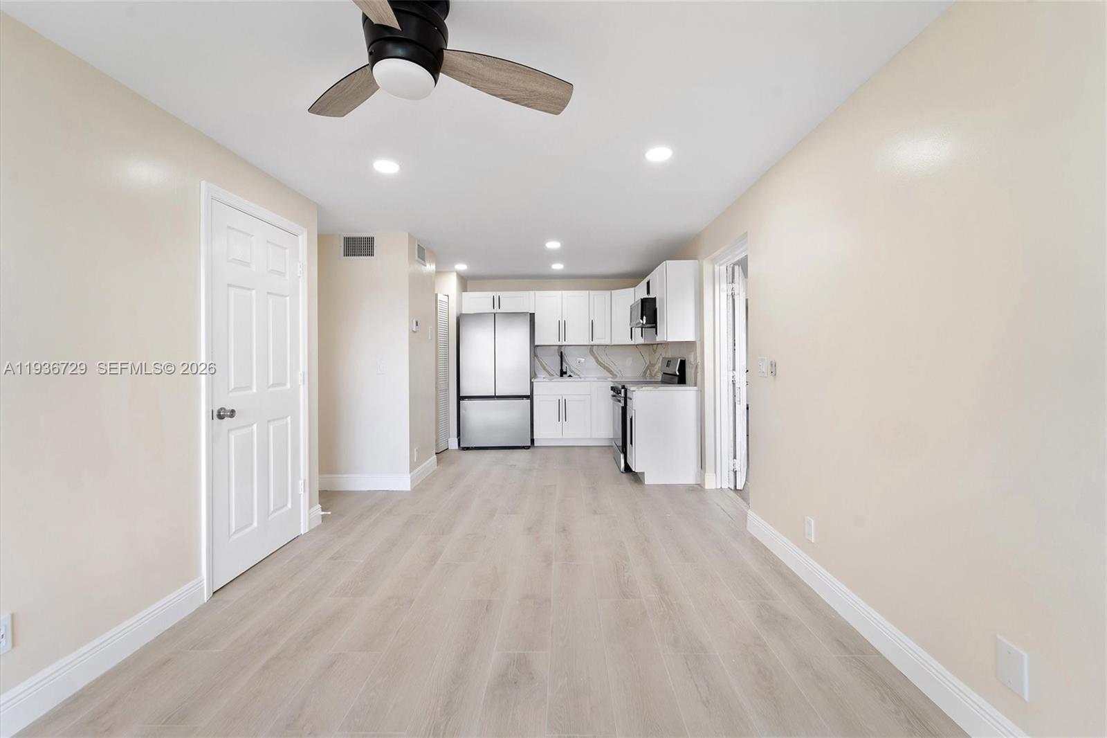 PALM CLUB VILLAGE II COND - Residential