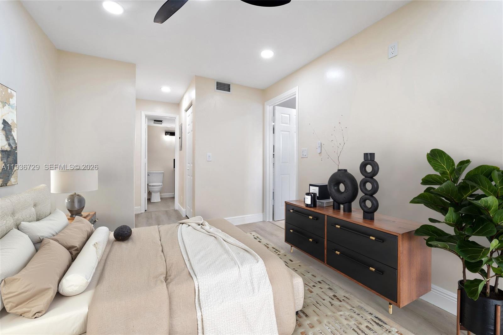 PALM CLUB VILLAGE II COND - Residential