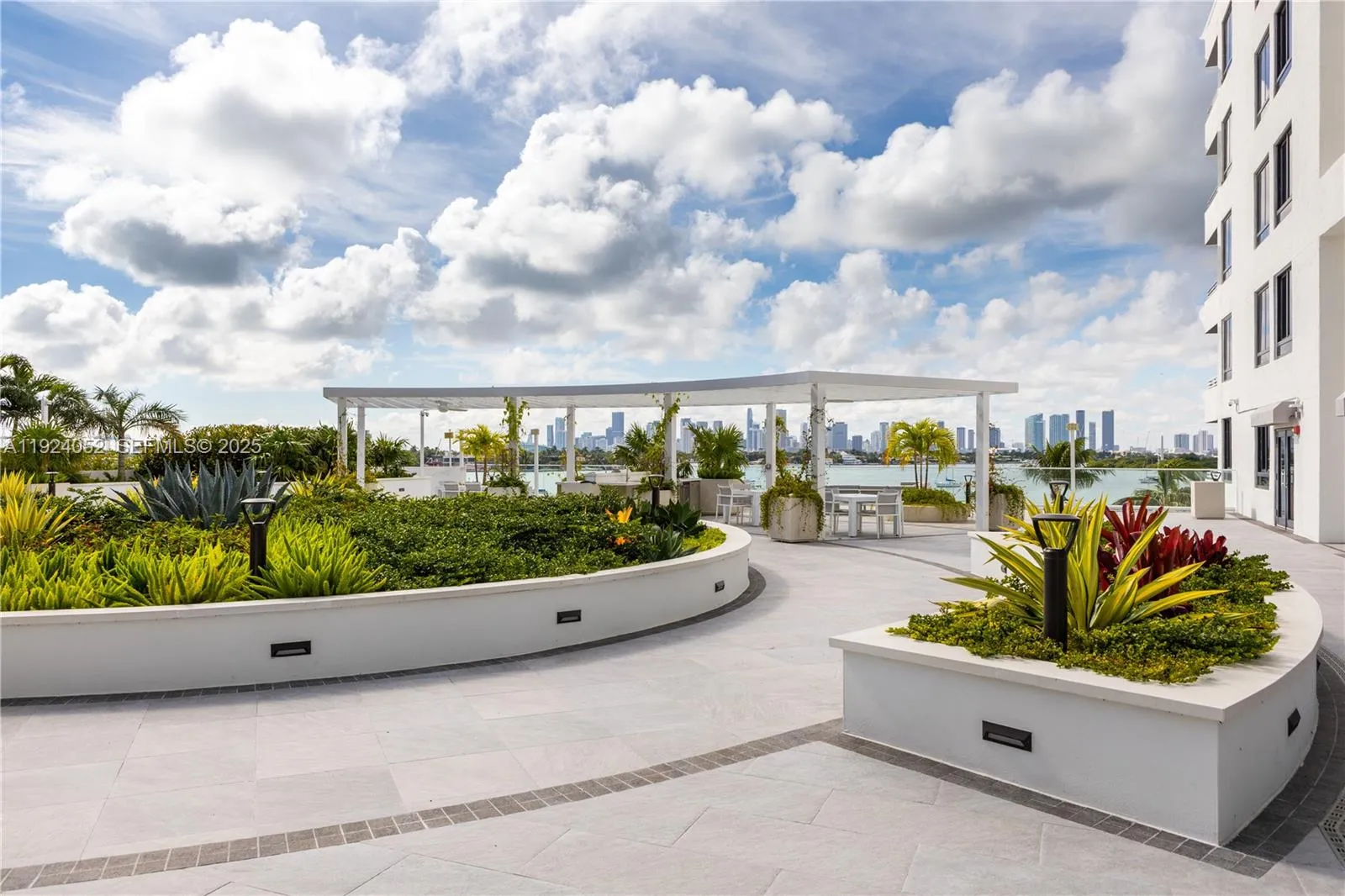 Miami Beach, Florida 33139, United States, 1 Bedroom Bedrooms, ,1 BathroomBathrooms,Residential,Active,254179