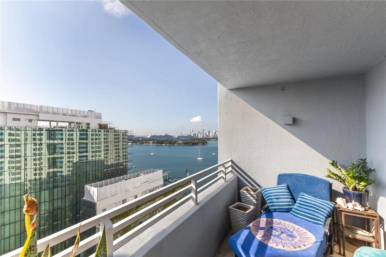 Miami Beach, Florida 33139, United States, 1 Bedroom Bedrooms, ,1 BathroomBathrooms,Residential,Active,254179