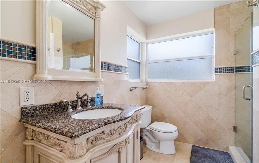 HOLLYWOOD HILLS - Residential Lease