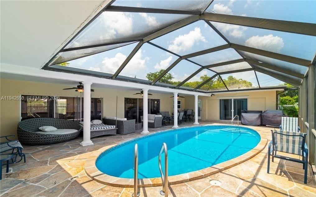 HOLLYWOOD HILLS - Residential Lease