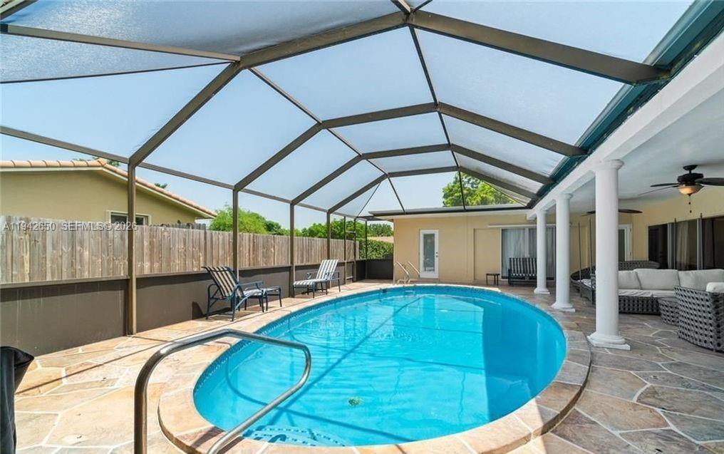 HOLLYWOOD HILLS - Residential Lease