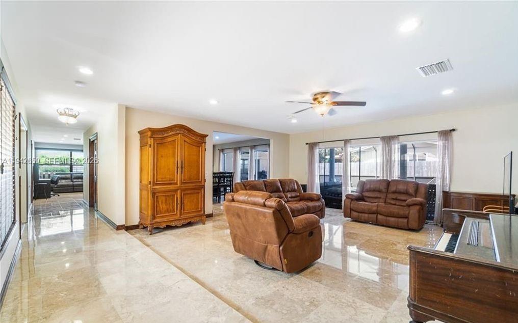 HOLLYWOOD HILLS - Residential Lease