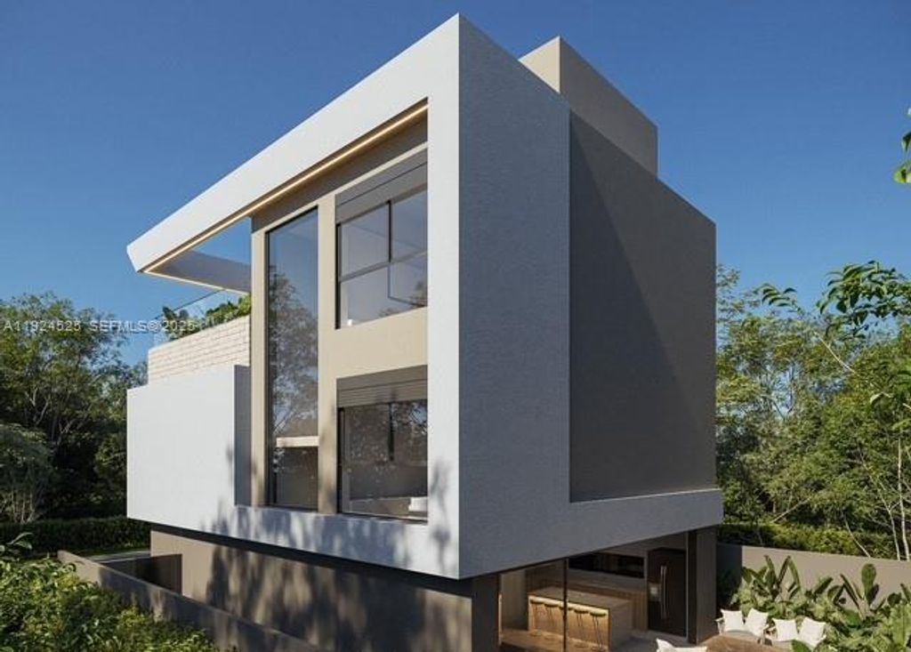 Photo of 349 Walnut St, Hollywood, FL 33019 (MLS # A11924525)