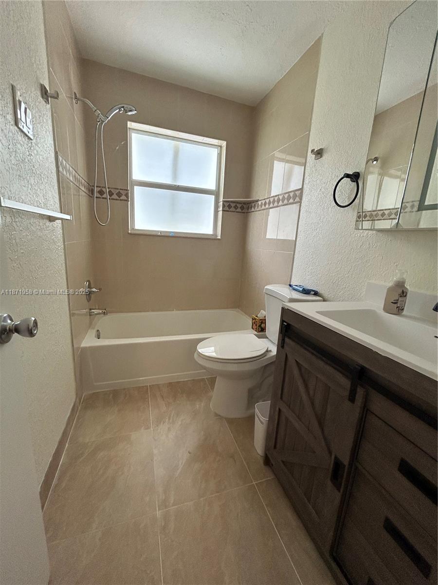 HOLLYWOOD HEIGHTS ADD SEC - Residential Lease