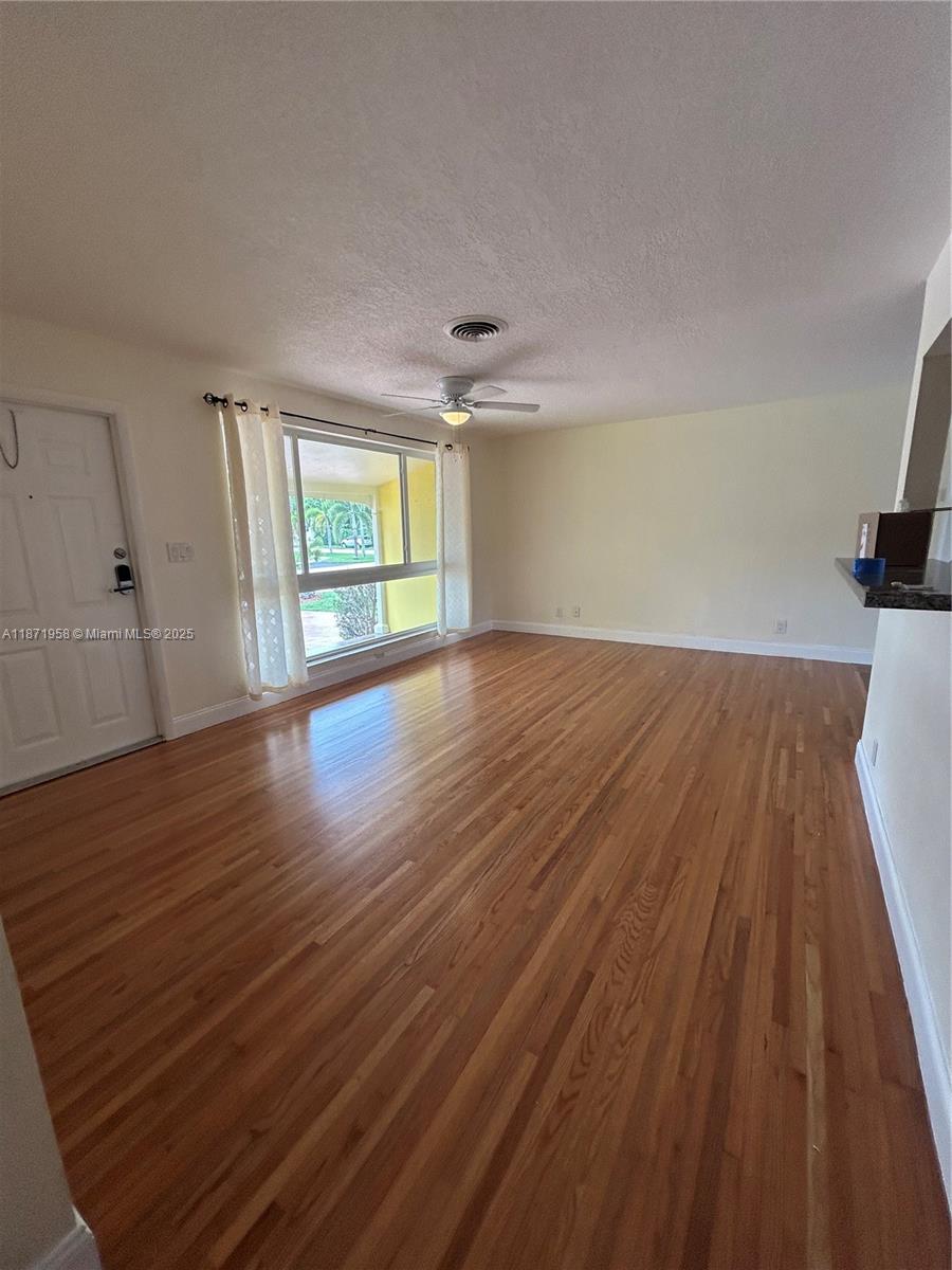 HOLLYWOOD HEIGHTS ADD SEC - Residential Lease