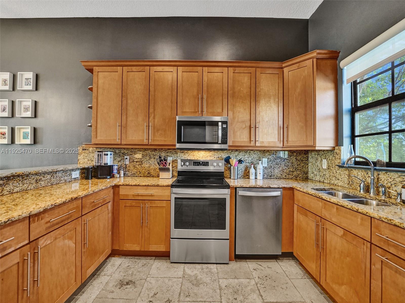 PARKTOWN OF WILTON MANORS - Residential Lease