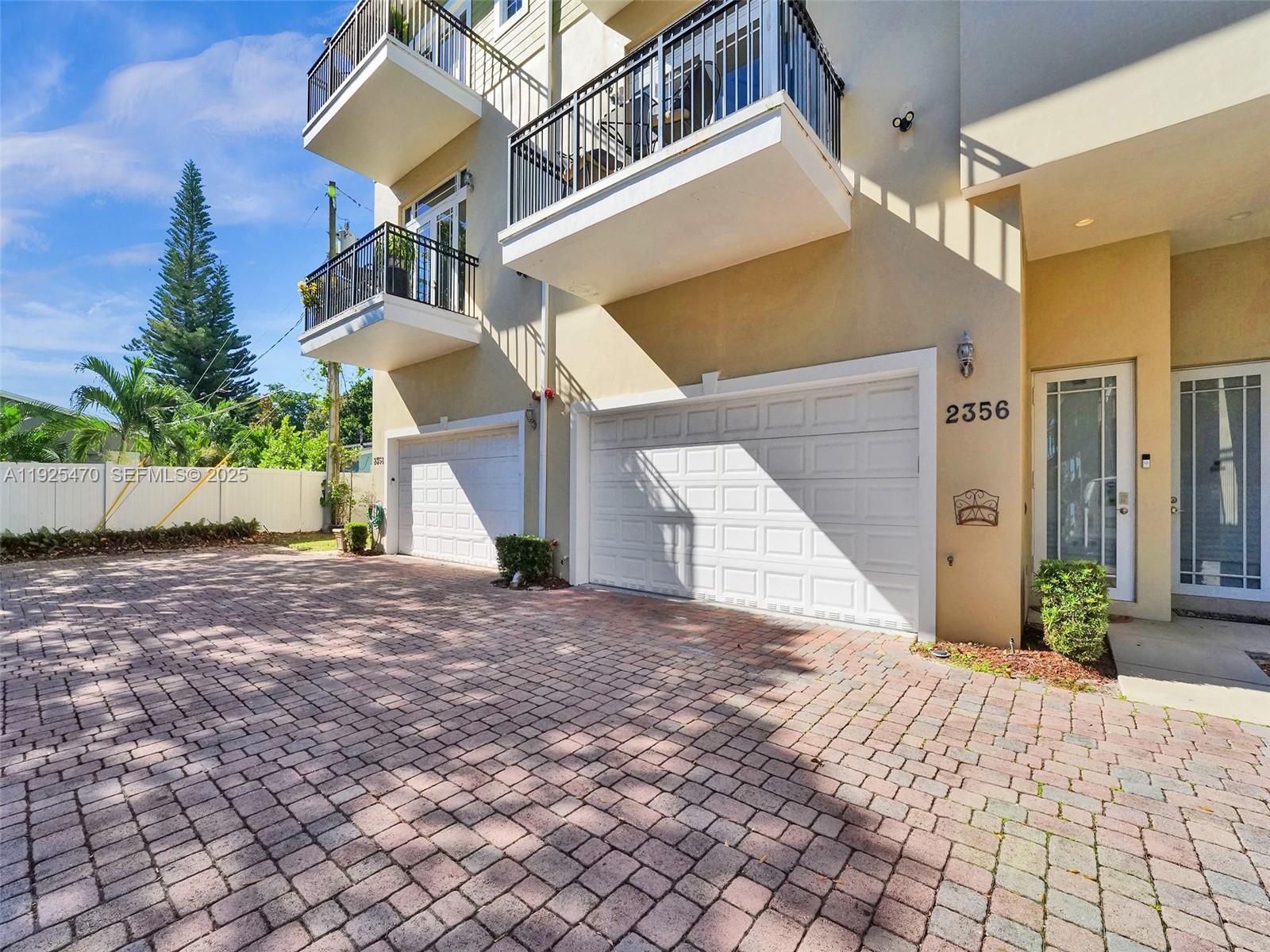 PARKTOWN OF WILTON MANORS - Residential Lease