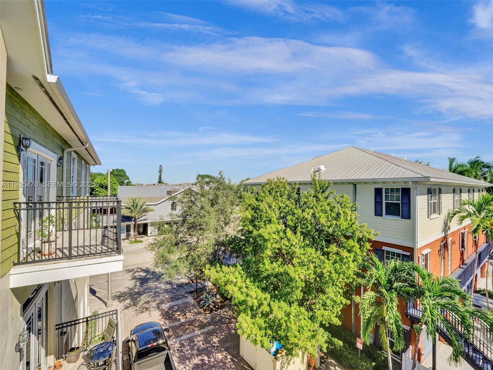 PARKTOWN OF WILTON MANORS - Residential Lease