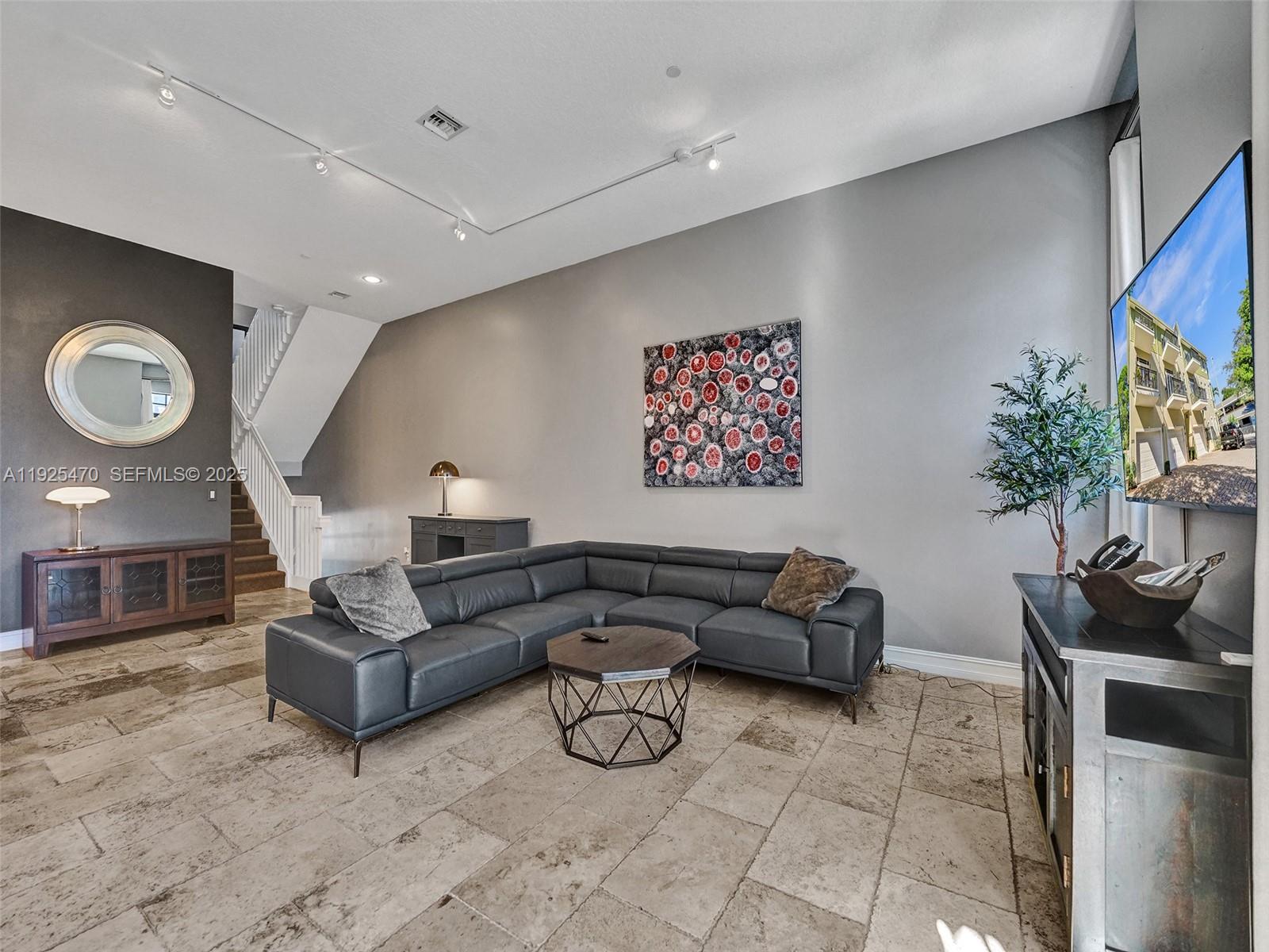 PARKTOWN OF WILTON MANORS - Residential Lease