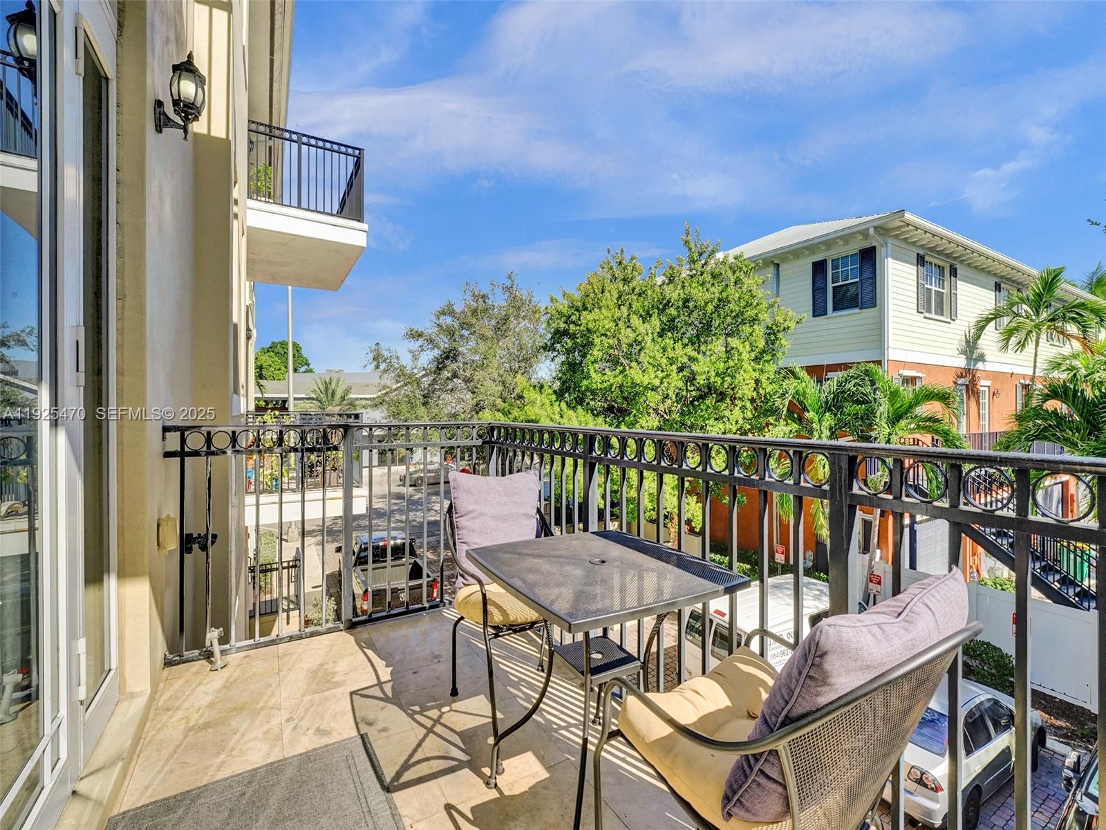PARKTOWN OF WILTON MANORS - Residential Lease