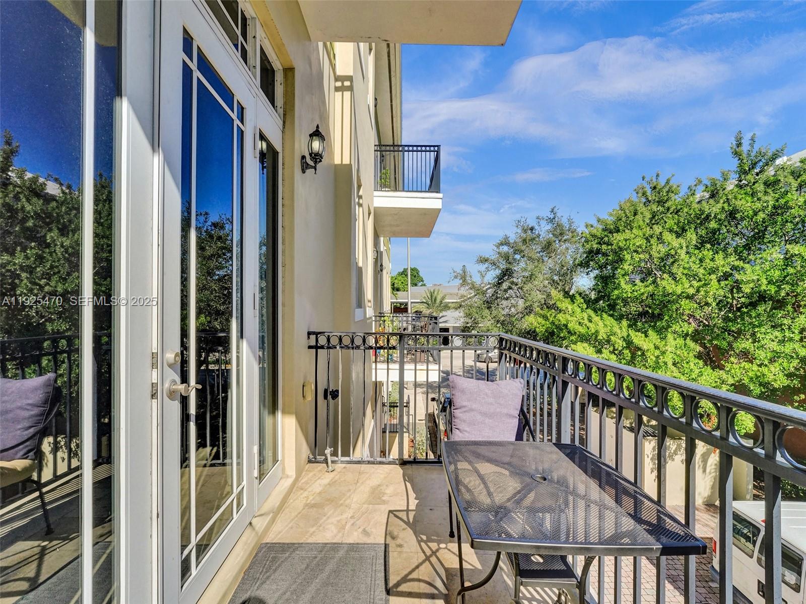 PARKTOWN OF WILTON MANORS - Residential Lease