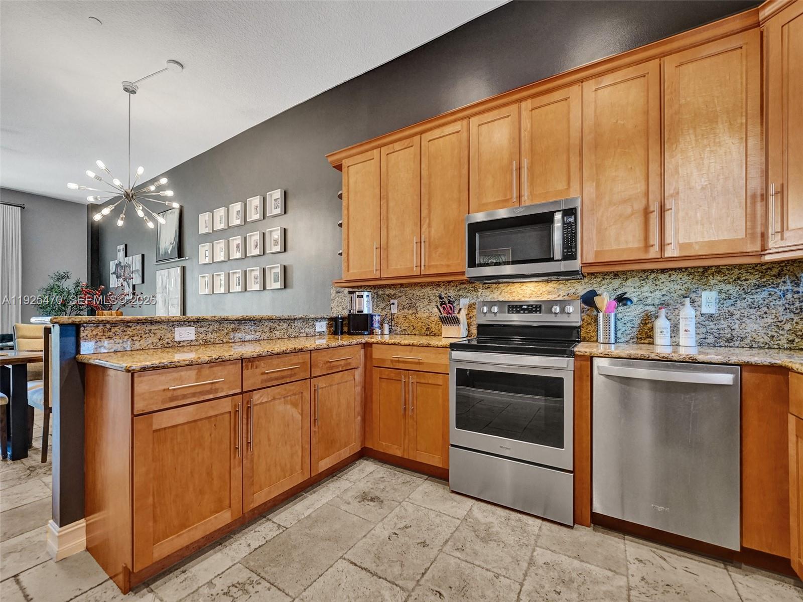 PARKTOWN OF WILTON MANORS - Residential Lease