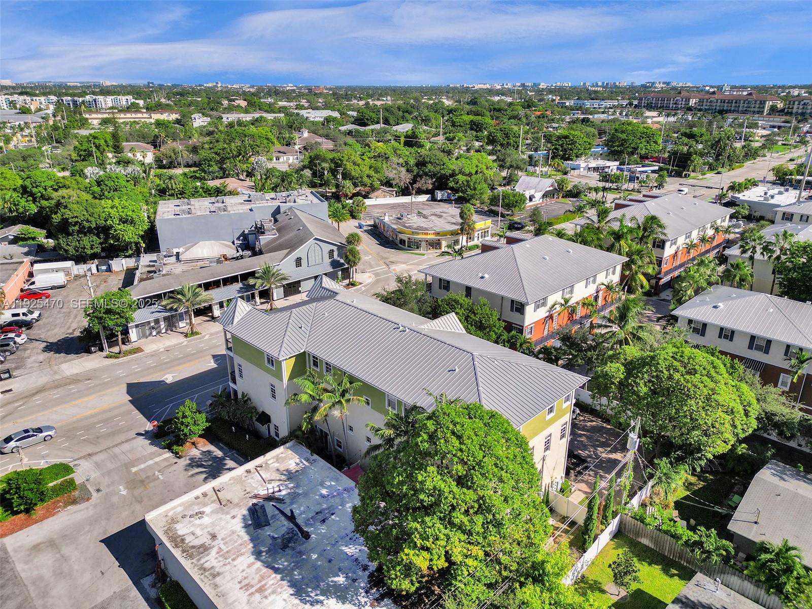 PARKTOWN OF WILTON MANORS - Residential Lease