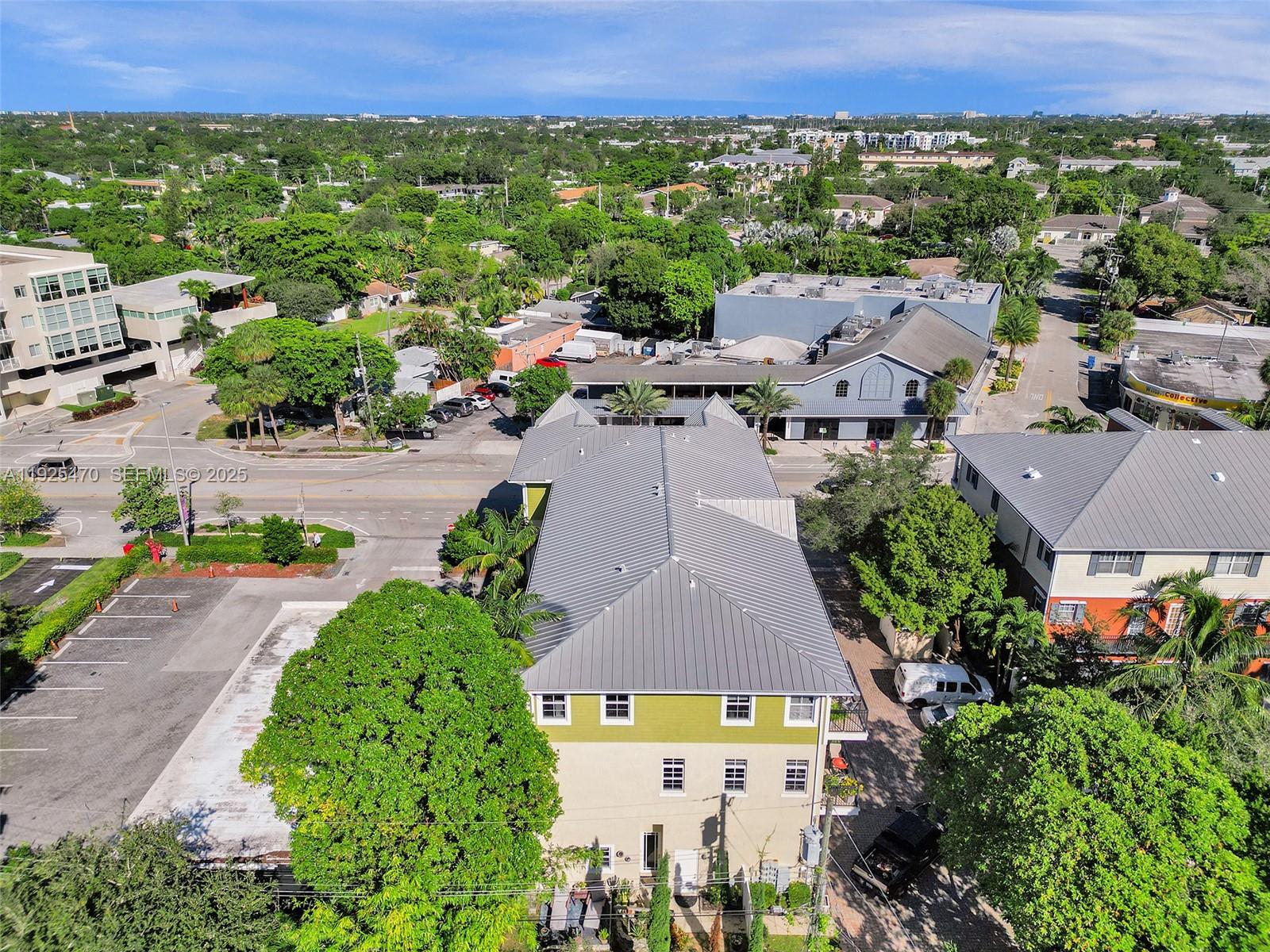 PARKTOWN OF WILTON MANORS - Residential Lease