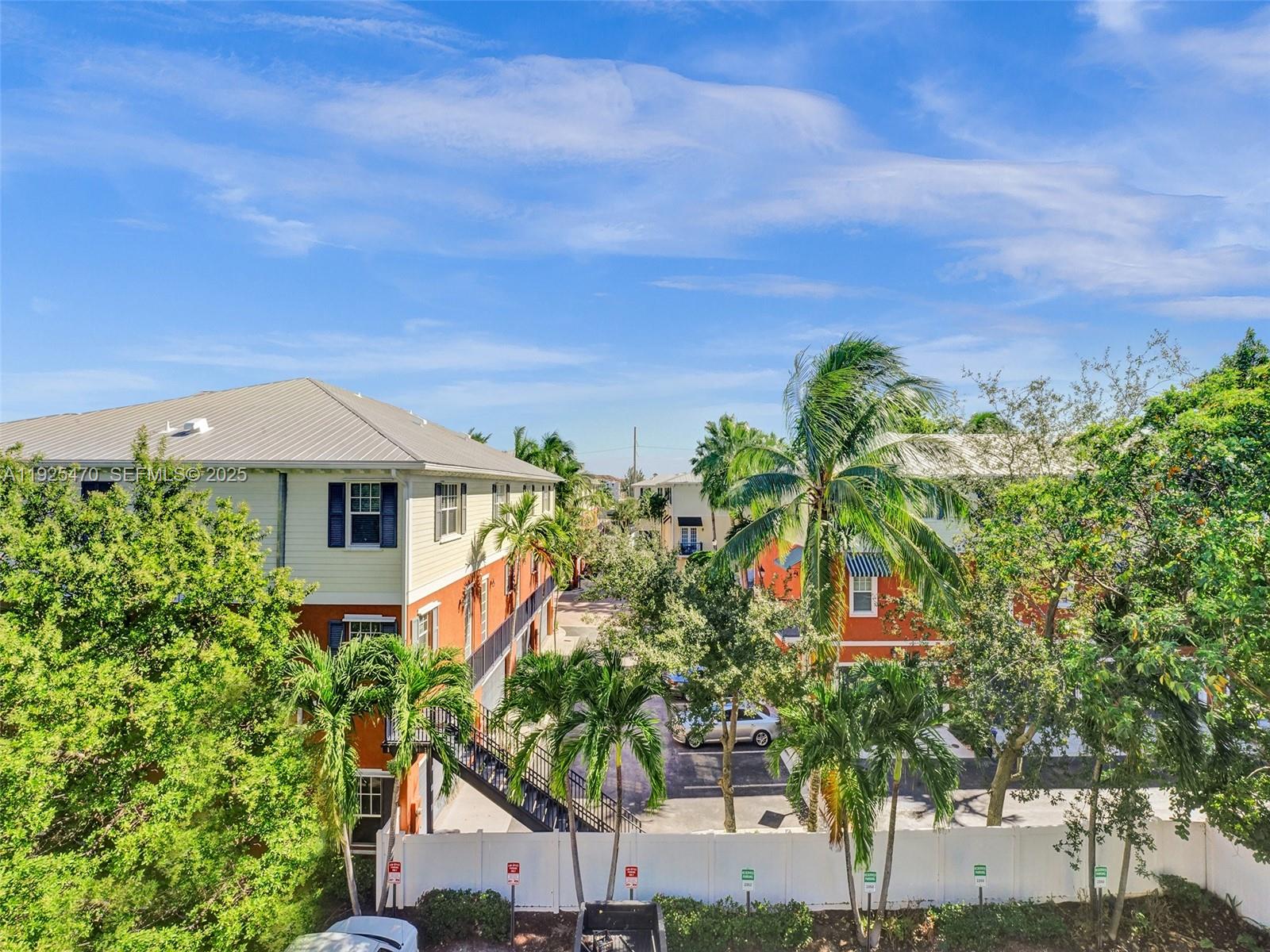 PARKTOWN OF WILTON MANORS - Residential Lease