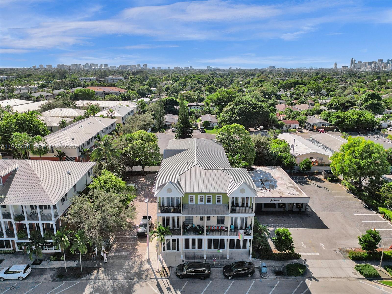 PARKTOWN OF WILTON MANORS - Residential Lease