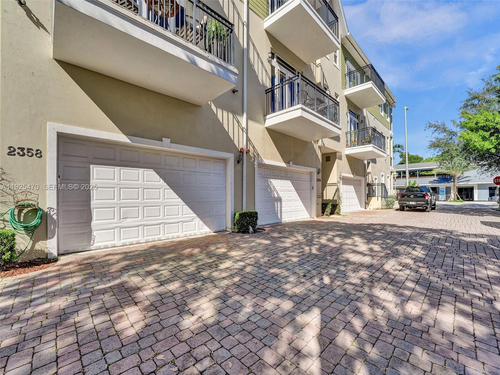PARKTOWN OF WILTON MANORS - Residential Lease