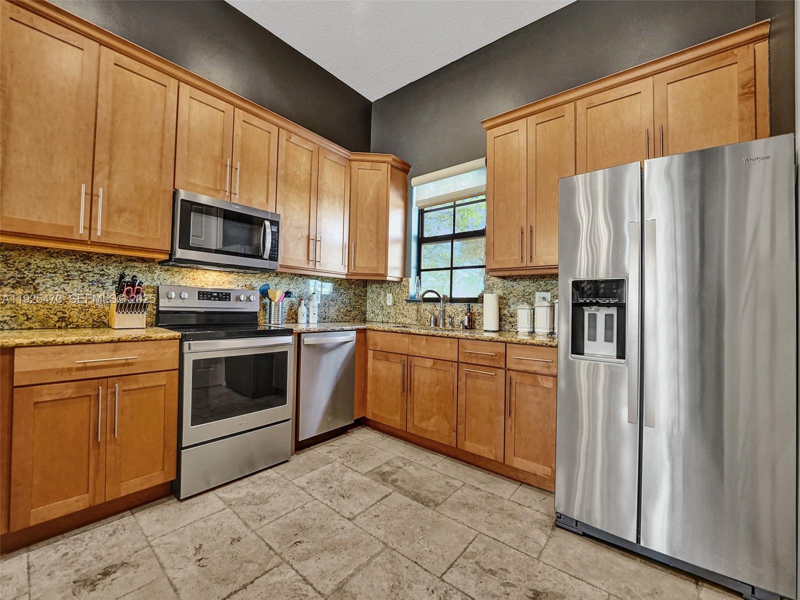 PARKTOWN OF WILTON MANORS - Residential Lease