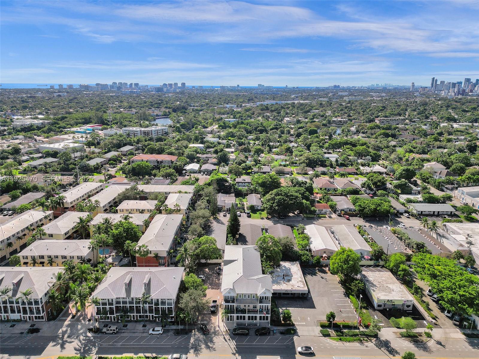 PARKTOWN OF WILTON MANORS - Residential Lease