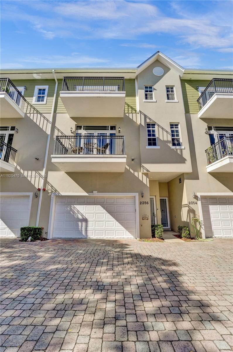 PARKTOWN OF WILTON MANORS - Residential Lease