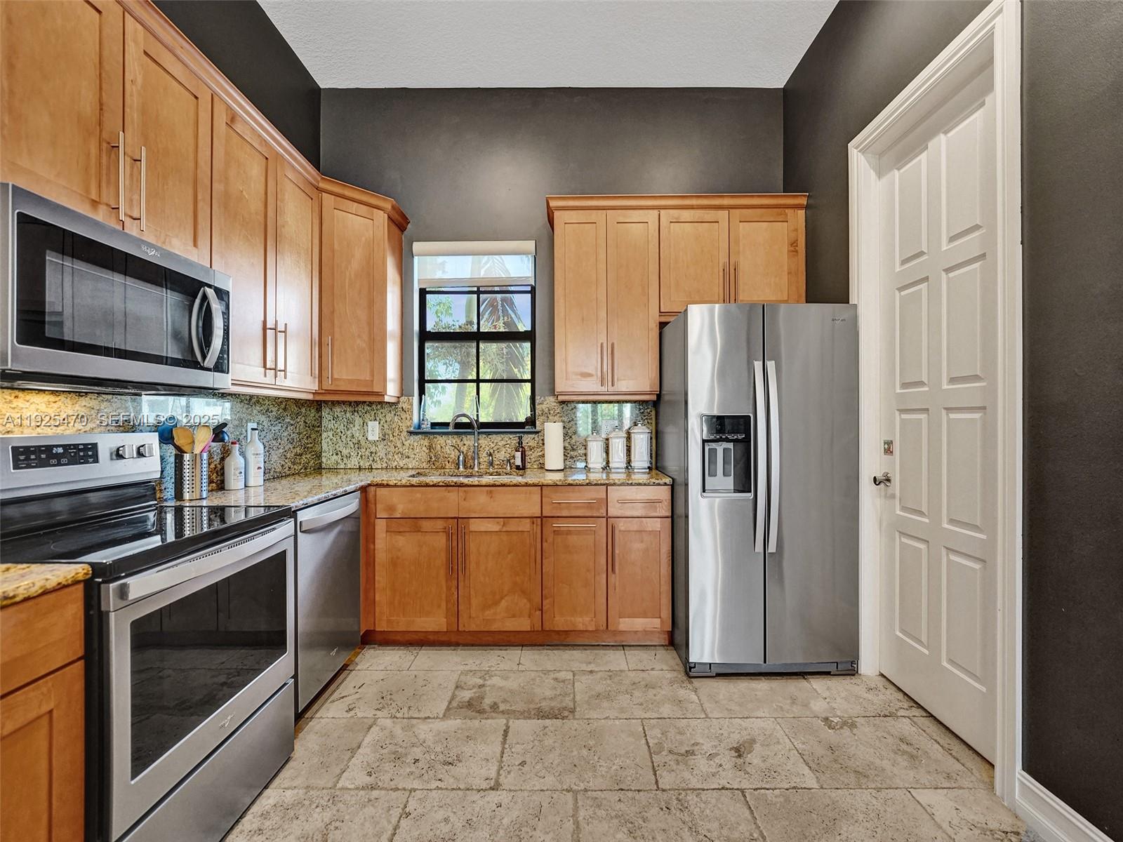 PARKTOWN OF WILTON MANORS - Residential Lease