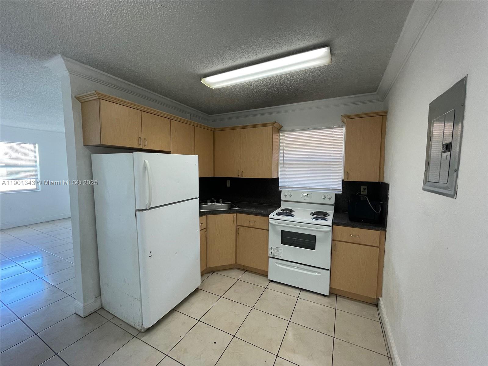 DIANE CONDO - Residential Lease