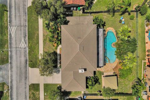 Single Family Residence in Davie FL 5740 Waterford Dr Dr 64.jpg