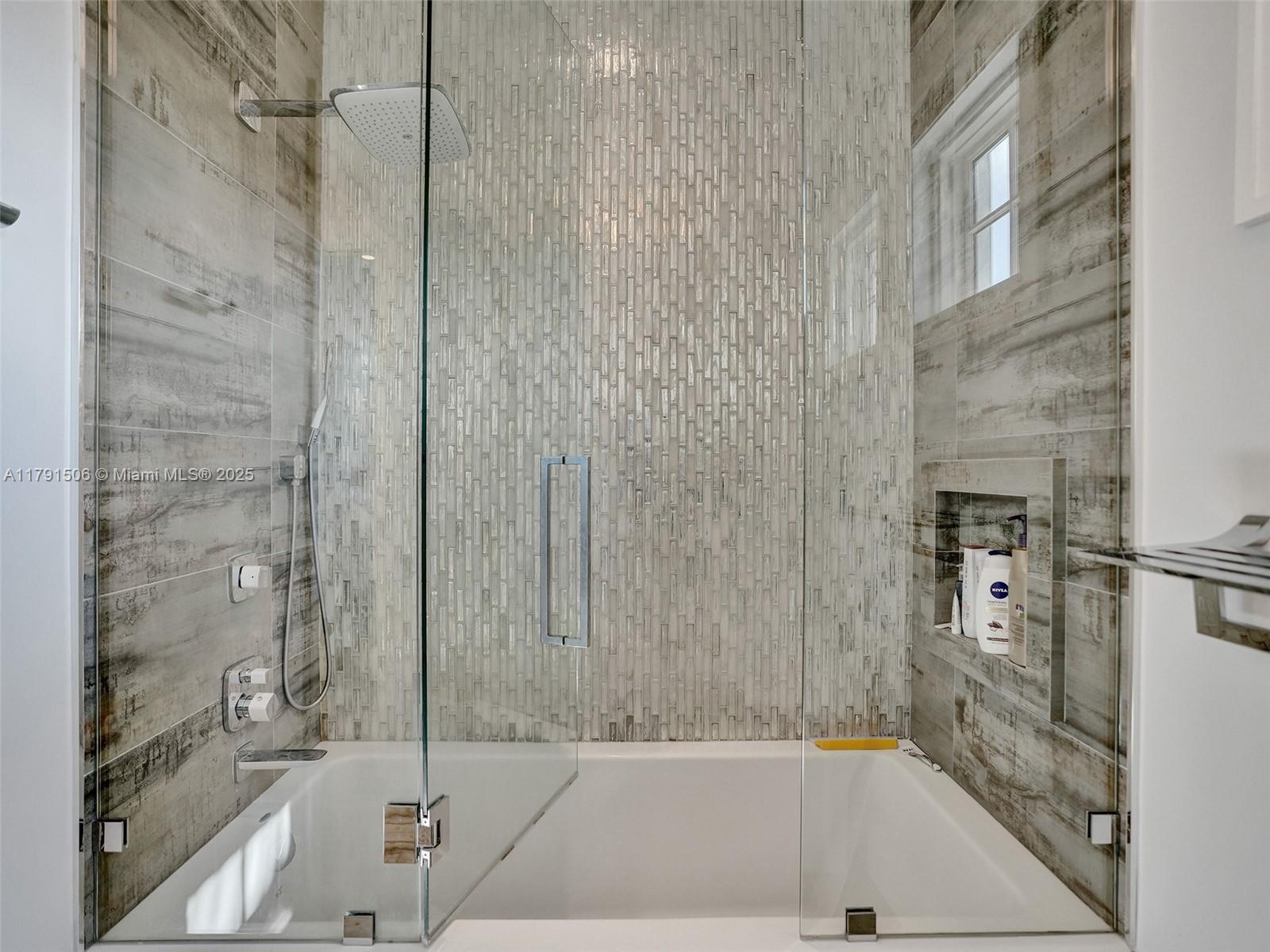 CORAL KEY VILLAS 5TH SEC - Residential