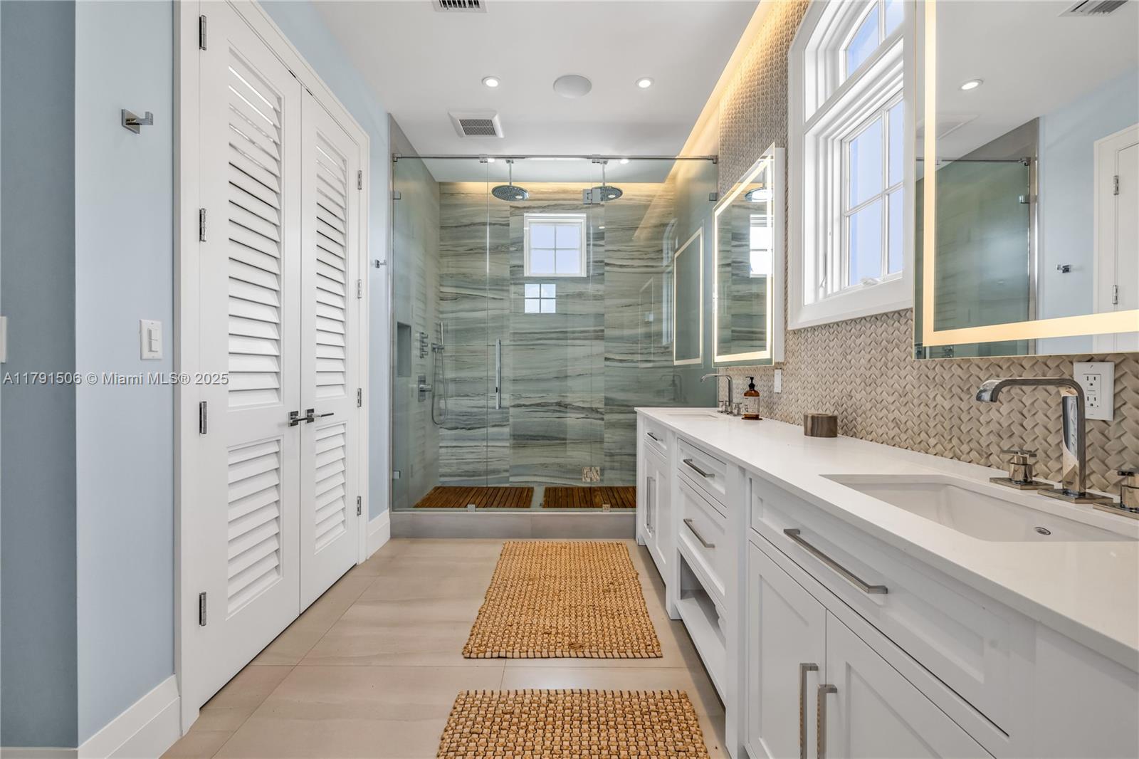 CORAL KEY VILLAS 5TH SEC - Residential