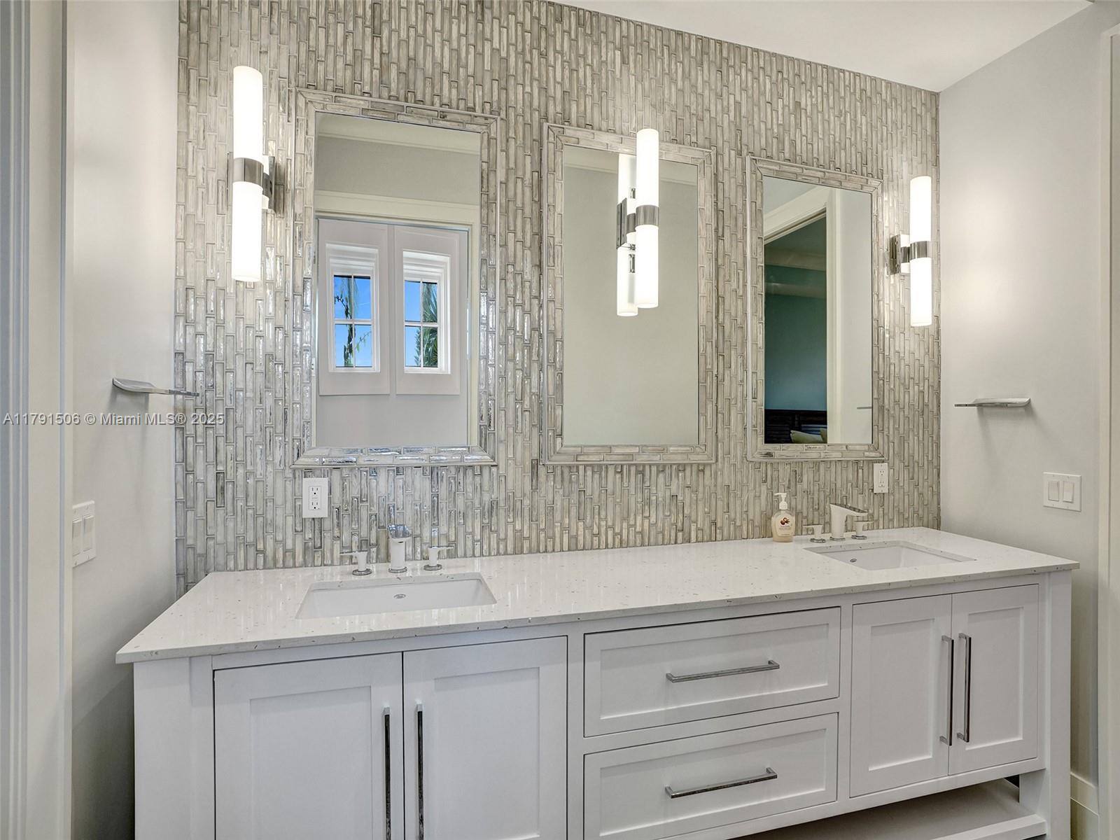 CORAL KEY VILLAS 5TH SEC - Residential