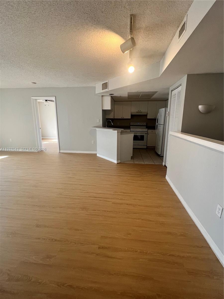 2033 SE 10th Ave 605