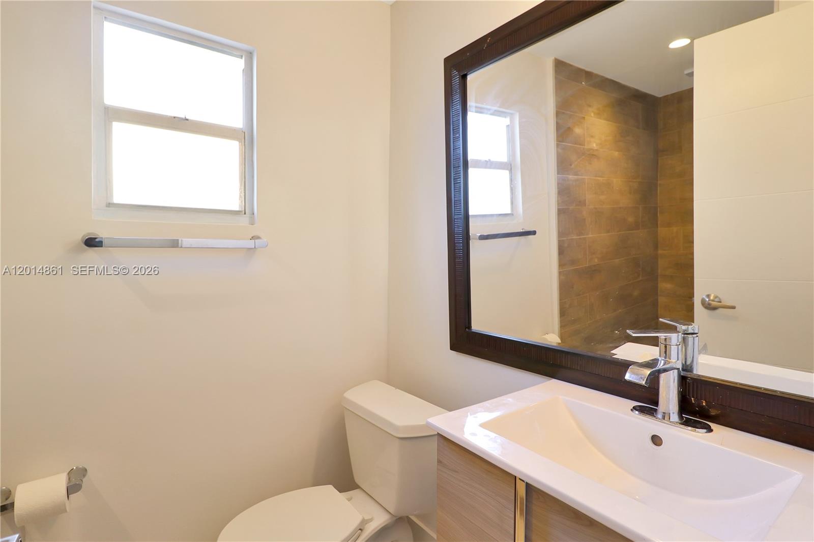 WESTWOOD LAKE 3RD ADDN - Residential Lease