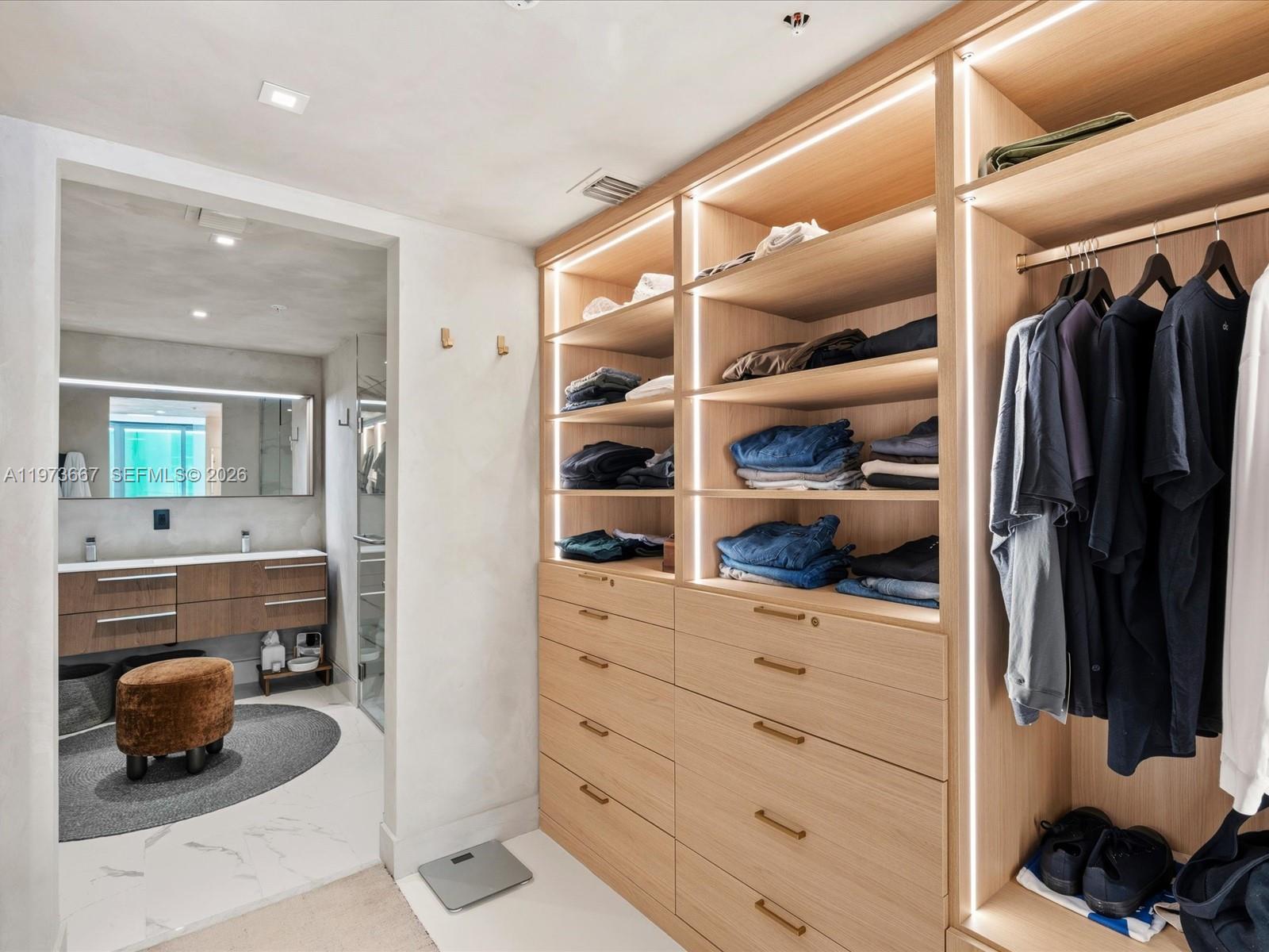 BAY HARBOR ISLANDS - Residential