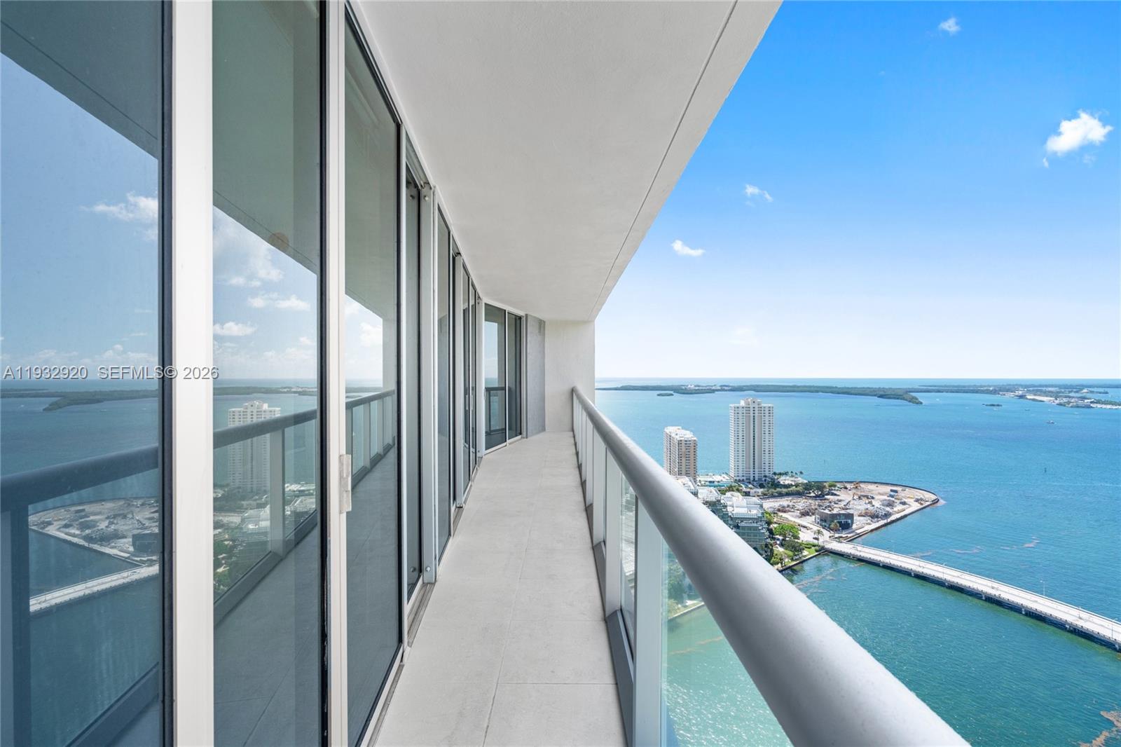 495 Brickell Ave 4011