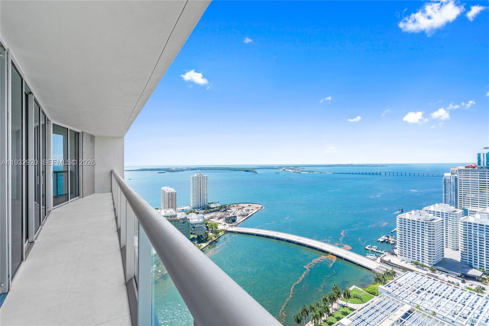 495 Brickell Ave 4011