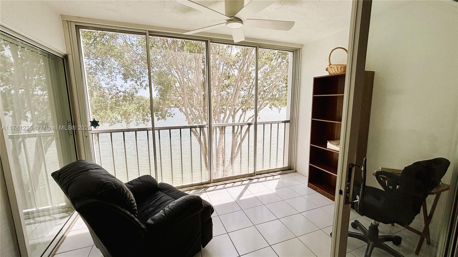 HUNTINGTON POINTE - Residential