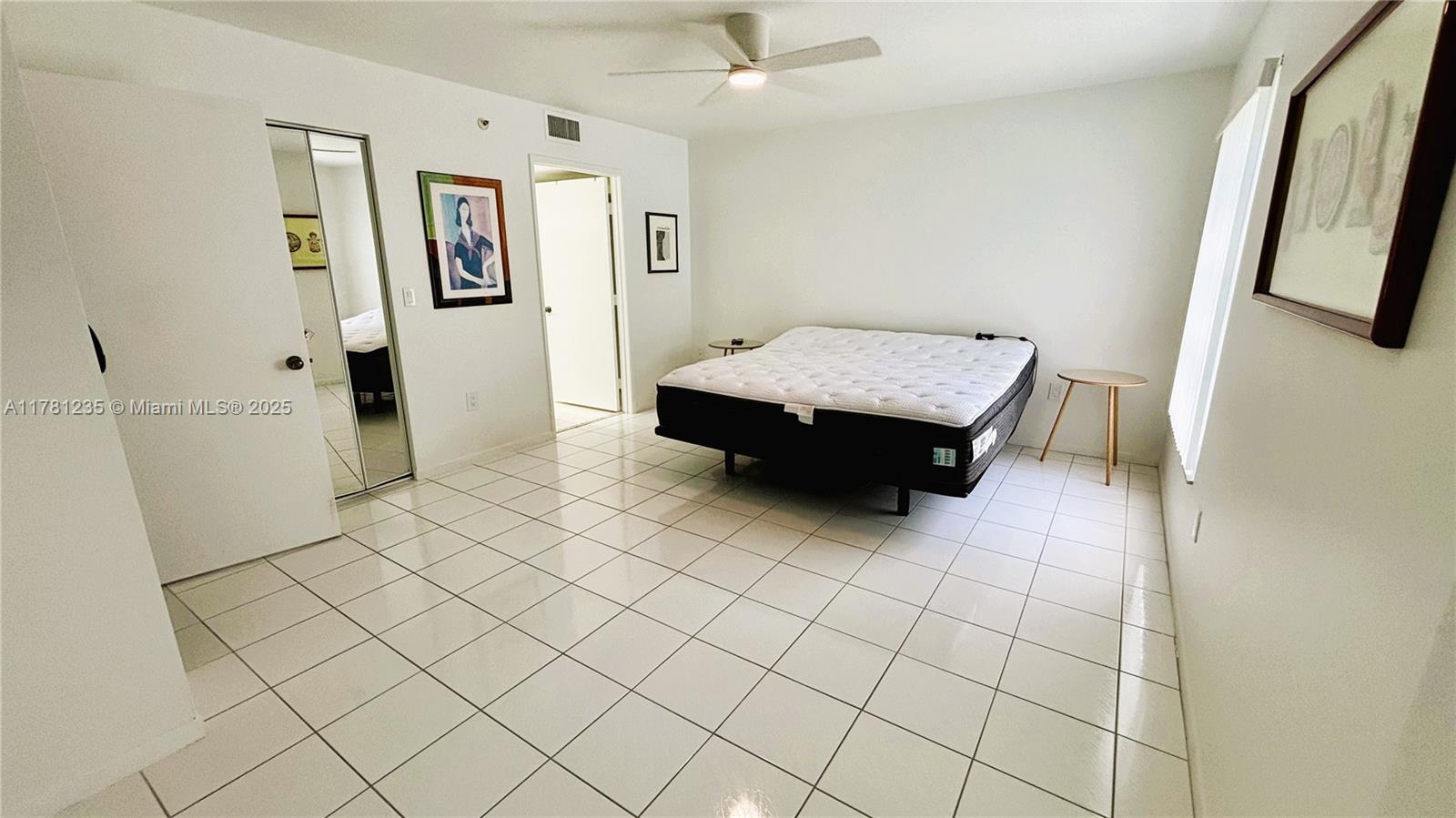 HUNTINGTON POINTE - Residential